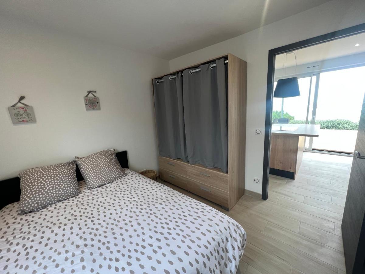 Le Bruit Des Vagues Villa Les Pieux Exterior photo